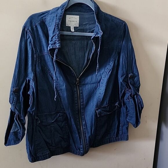 Super cute lightweight jean jacket size 0 - Picture 2 of 6